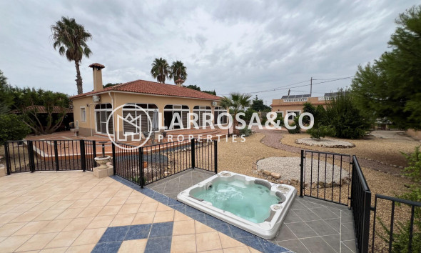 Resale - Detached House/Villa - Dolores - CMNO. ESCORREDOR