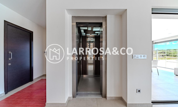 Resale - Detached House/Villa - La Marina