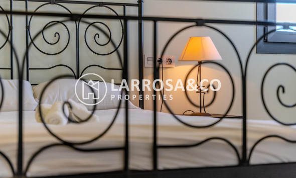 Resale - Detached House/Villa - La Marina