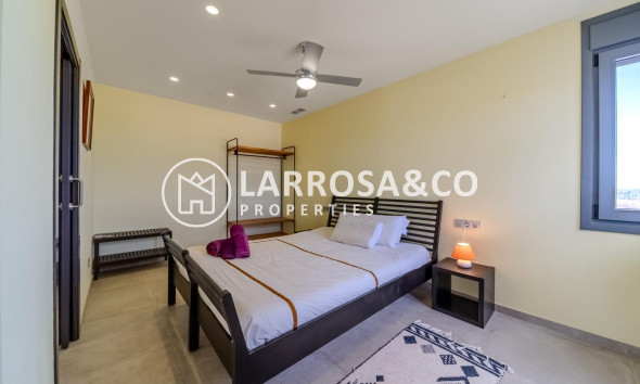 Resale - Detached House/Villa - La Marina