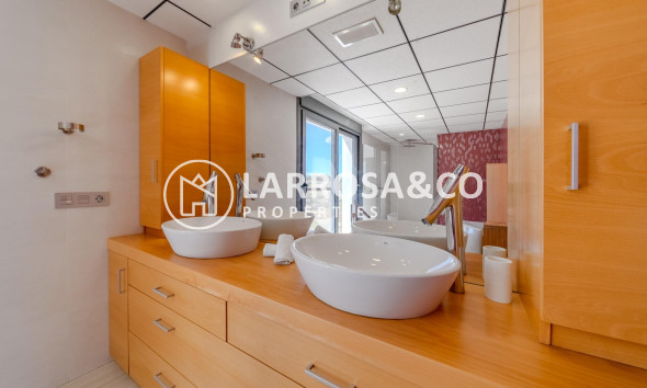 Resale - Detached House/Villa - La Marina