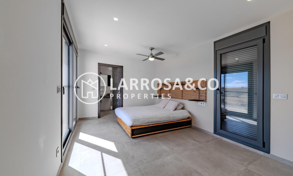 Resale - Detached House/Villa - La Marina