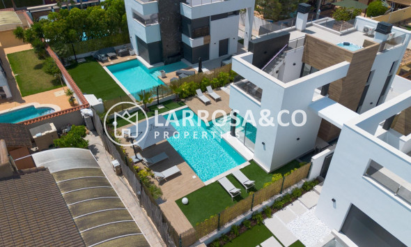 A Vendre - Villa - Torrevieja - Torreta florida