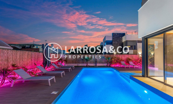 A Vendre - Villa - Torrevieja - Torreta florida