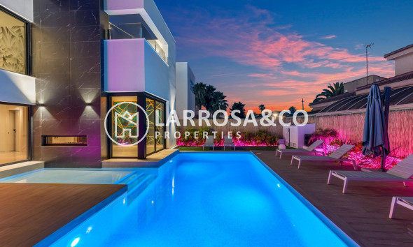 A Vendre - Villa - Torrevieja - Torreta florida