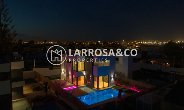 A Vendre - Villa - Torrevieja - Torreta florida