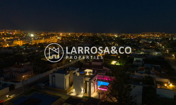 A Vendre - Villa - Torrevieja - Torreta florida