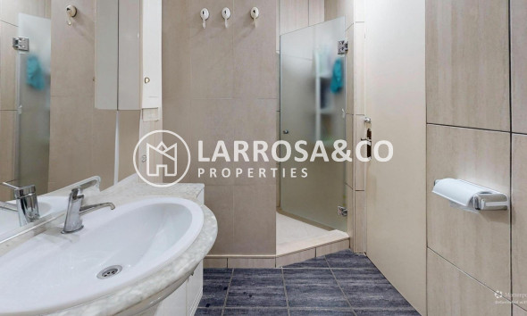 Resale - Apartment - Torrevieja - Puerto deportivo marina salinas