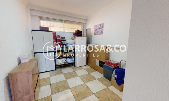 Resale - Apartment - Torrevieja - Puerto deportivo marina salinas