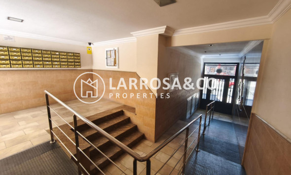 Resale - Apartment - Torrevieja - Puerto deportivo marina salinas