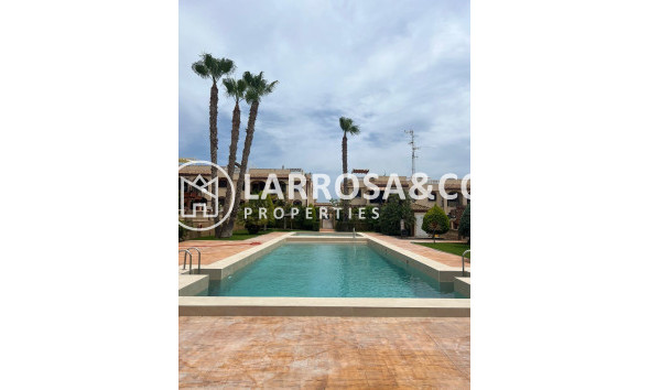 Herverkoop - Bungalow - Torrevieja - Aguas Nuevas