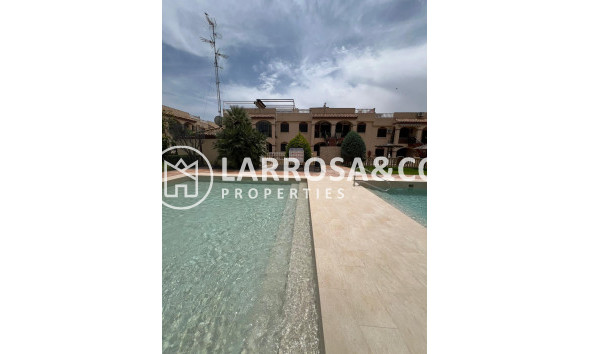 Herverkoop - Bungalow - Torrevieja - Aguas Nuevas