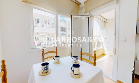 Resale - Apartment - Torrevieja - Centro