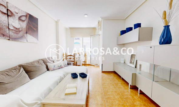 Resale - Apartment - Torrevieja - Centro