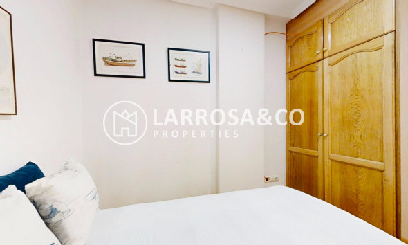 Resale - Apartment - Torrevieja - Centro