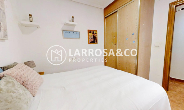 Resale - Apartment - Torrevieja - Centro