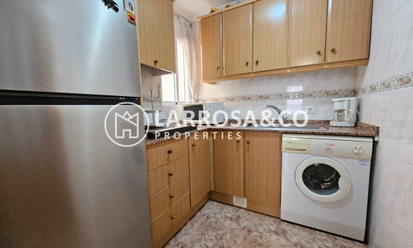 Resale - Apartment - Torrevieja - Estacion de autobuses