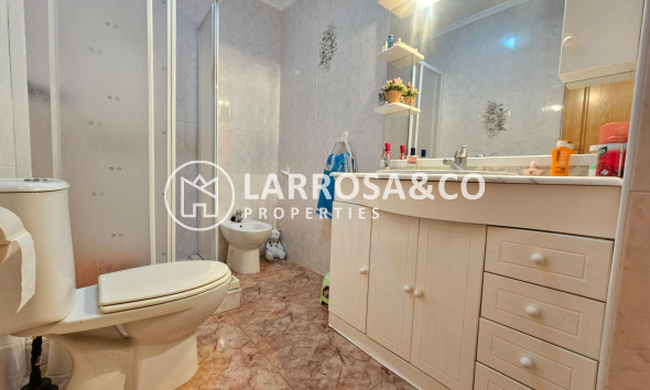 Resale - Apartment - Torrevieja - Estacion de autobuses