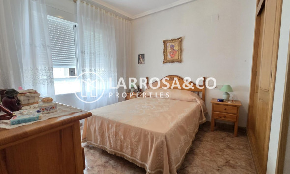 Resale - Apartment - Torrevieja - Estacion de autobuses