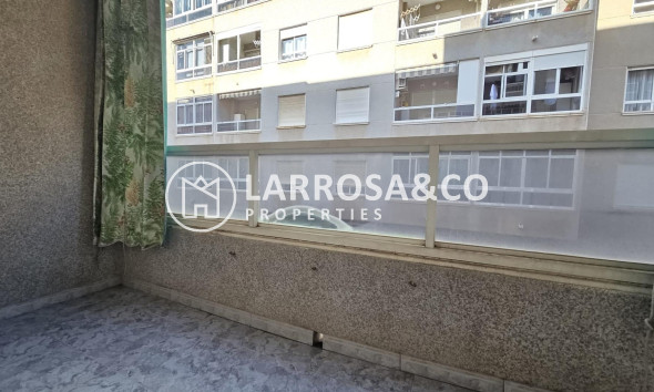 Resale - Apartment - Torrevieja - Centro