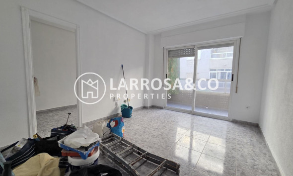 Resale - Apartment - Torrevieja - Centro