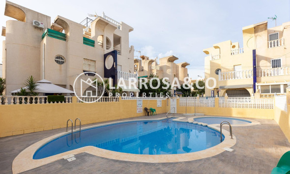 Resale - Semi-detached house - Torrevieja - Los Frutales