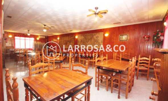 Resale - Commercial space - Torrevieja - Torretas