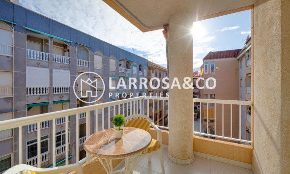 Resale - Apartment - Torrevieja - Acequion