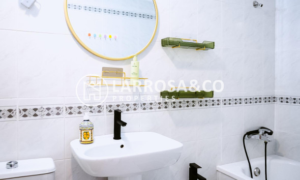 Resale - Apartment - Torrevieja - La Mata