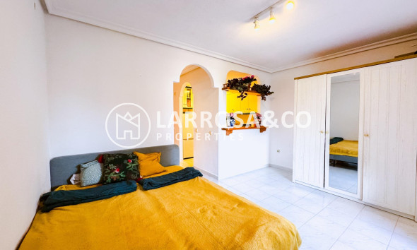 Resale - Apartment - Torrevieja - La Mata
