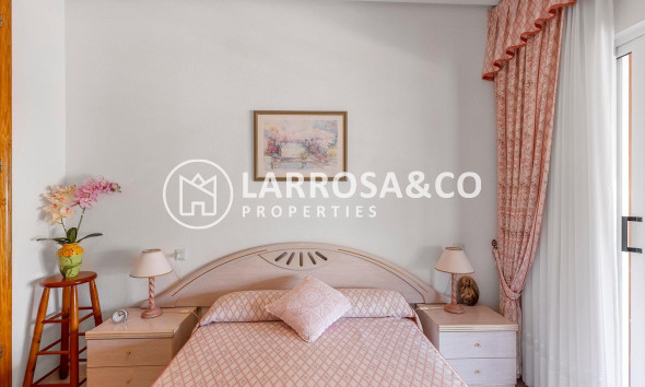 Resale - Apartment - Torrevieja - Estacion de autobuses