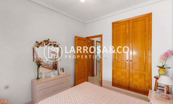 Resale - Apartment - Torrevieja - Estacion de autobuses