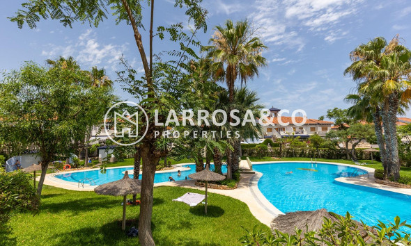 Resale - Apartment - Torrevieja - Estacion de autobuses