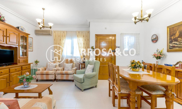 Resale - Apartment - Torrevieja - Estacion de autobuses