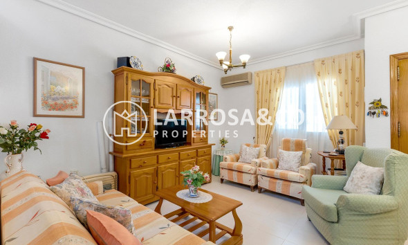 Resale - Apartment - Torrevieja - Estacion de autobuses