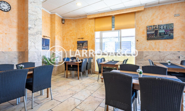 Resale - Commercial space - Torrevieja - Estacion de autobuses