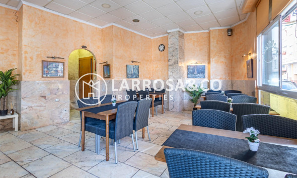 Resale - Commercial space - Torrevieja - Estacion de autobuses