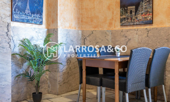 Resale - Commercial space - Torrevieja - Estacion de autobuses