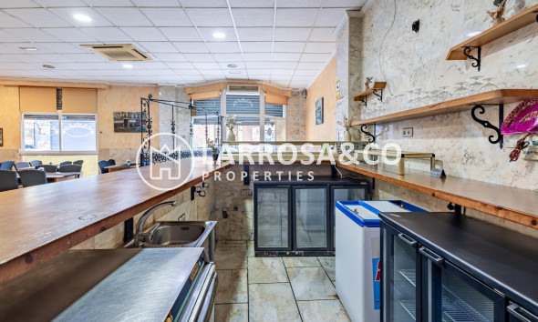 Resale - Commercial space - Torrevieja - Estacion de autobuses