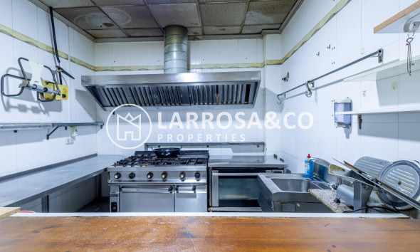 Resale - Commercial space - Torrevieja - Estacion de autobuses