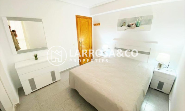 Resale - Apartment - Torrevieja - Playa del cura