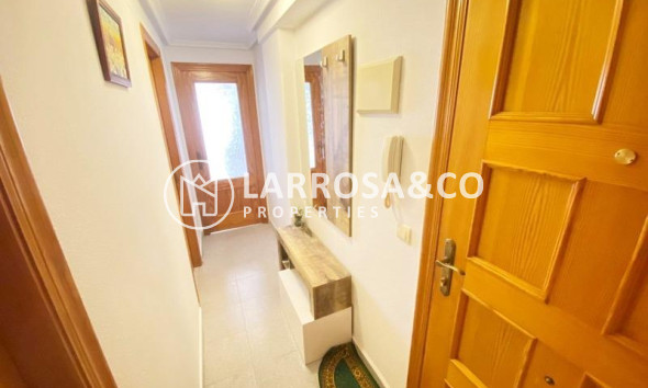 Resale - Apartment - Torrevieja - Playa del cura