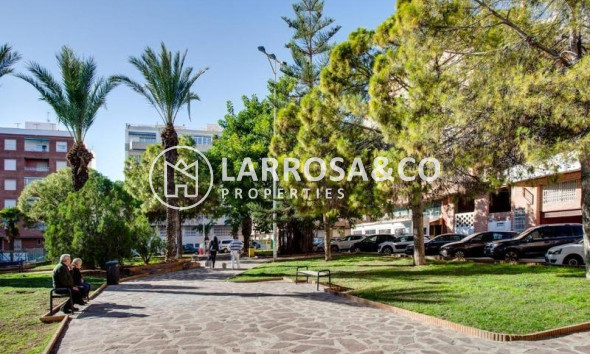 Resale - Apartment - Torrevieja - Playa del cura