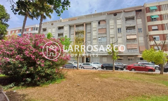 Resale - Apartment - Torrevieja - Acequion