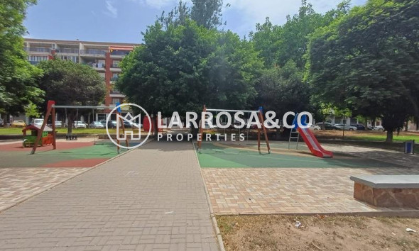 Resale - Apartment - Torrevieja - Acequion