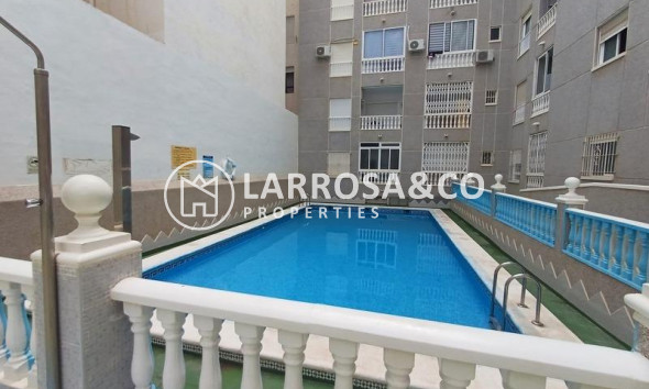 Resale - Apartment - Torrevieja - Acequion
