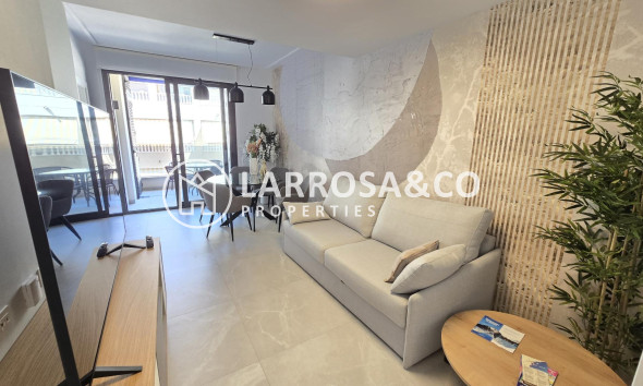Resale - Apartment - Torrevieja - Estacion de autobuses