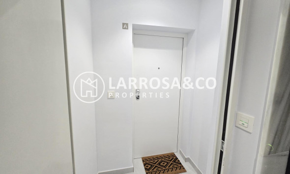 Resale - Apartment - Torrevieja - Estacion de autobuses