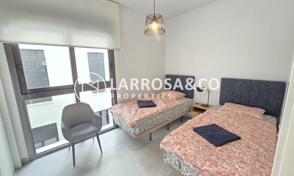 Resale - Apartment - Torrevieja - Estacion de autobuses