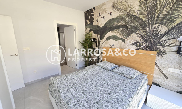Resale - Apartment - Torrevieja - Estacion de autobuses